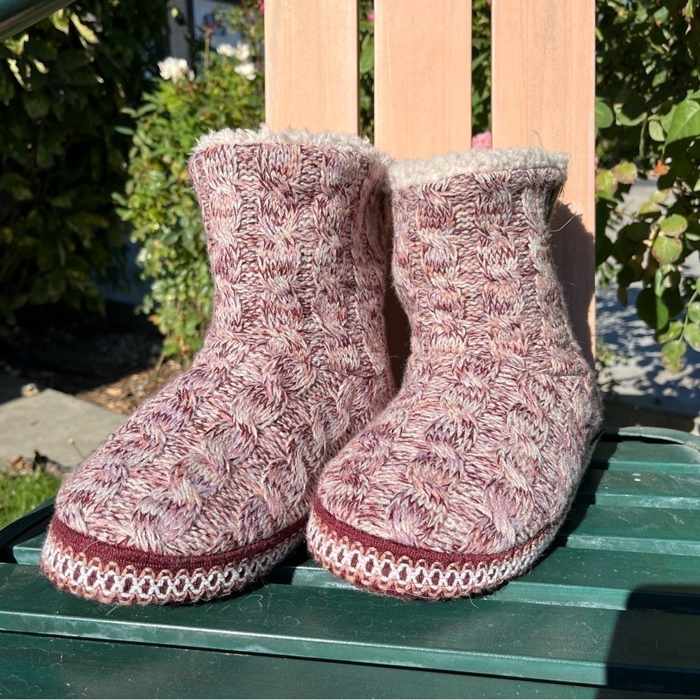 MUK LUKS Women's Hazel Convertible Slippers‎